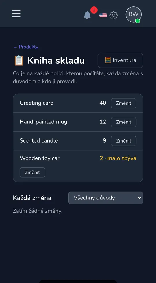 Skladová kniha na telefonu: čtyři produkty s jejich počty, jeden označený „zbývá málo".