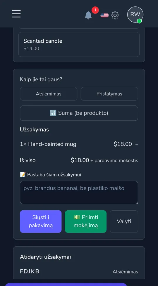 Kasos aparatas telefone: vienas ranka pieštas puodelis, bendra suma, ir mygtukai, kad jį pasiųsti pakavimui arba mokėti dabar.