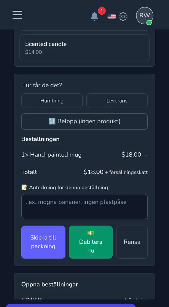 Kassan på en telefon: en handmålad mugg, totalen och knapparna för att skicka den för packning eller ta betalt nu.